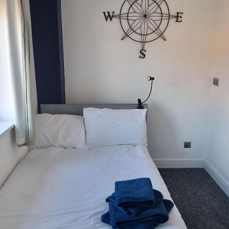 En Suite Room With Kitchen Facilities Nottingham Eksteriør billede